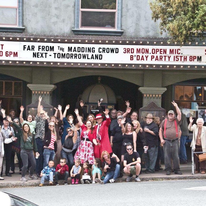 Arena Theater crowd welcome